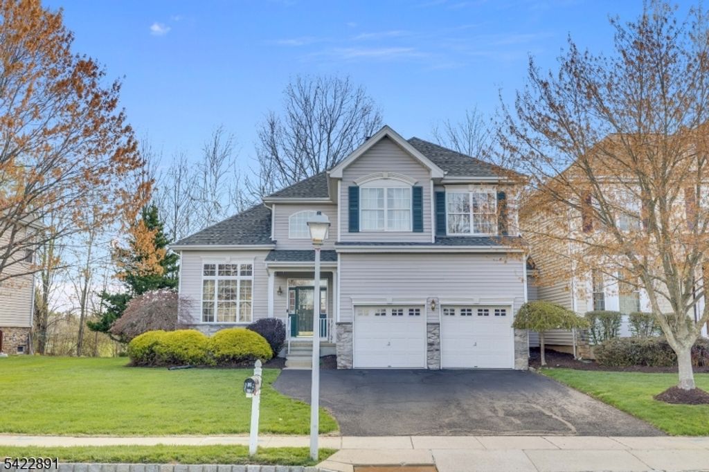 33 Pony Ln, Raritan Twp., NJ 08822