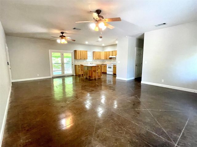 104 BERMUDA DR, Manchaca, TX 78652