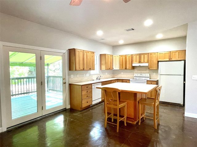 104 BERMUDA DR, Manchaca, TX 78652