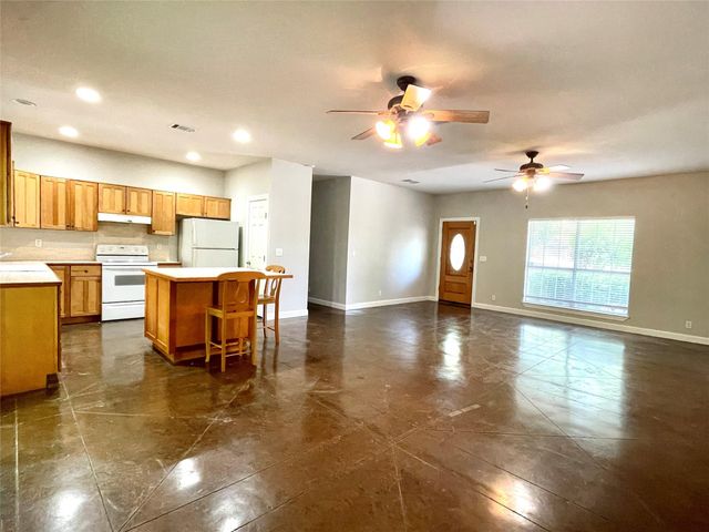 104 BERMUDA DR, Manchaca, TX 78652