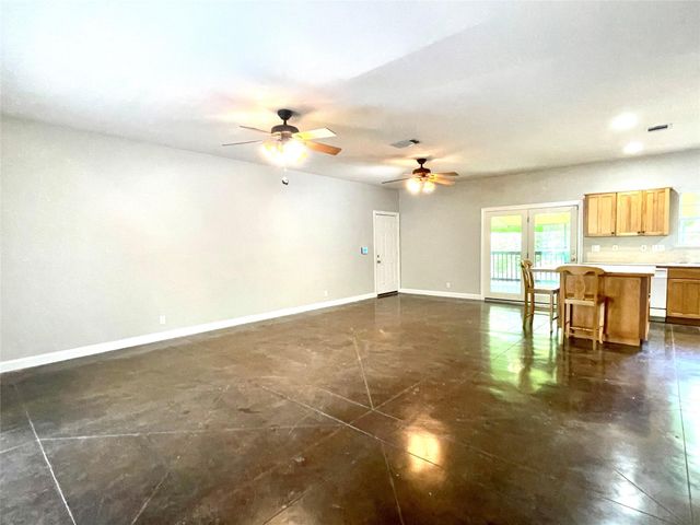 104 BERMUDA DR, Manchaca, TX 78652