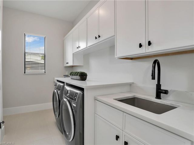 1343 12th ST N, Naples, FL 34102