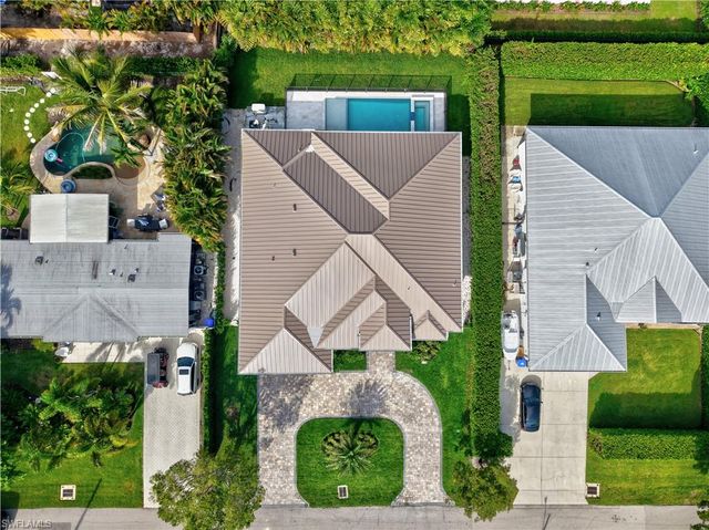 1343 12th ST N, Naples, FL 34102