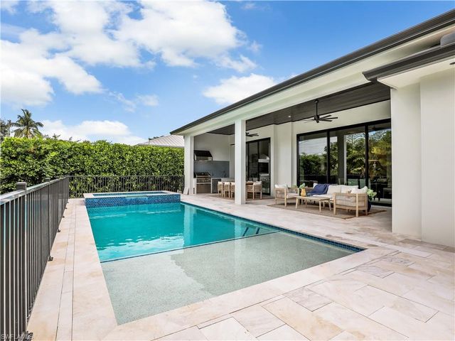 1343 12th ST N, Naples, FL 34102