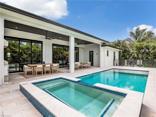 1343 12th ST N, Naples, FL 34102