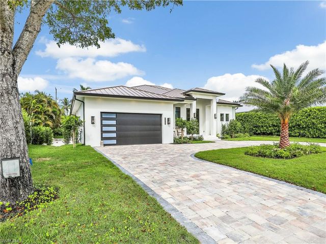 1343 12th ST N, Naples, FL 34102