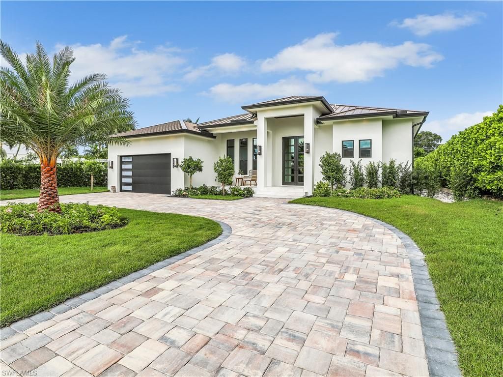 1343 12th ST N, Naples, FL 34102