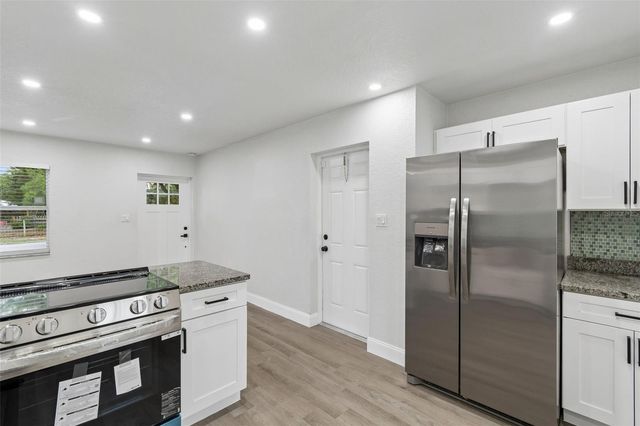803 S CASTLE COURT, Tampa, FL 33612