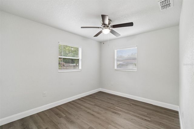 803 S CASTLE COURT, Tampa, FL 33612