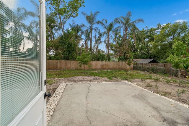 803 S CASTLE COURT, Tampa, FL 33612