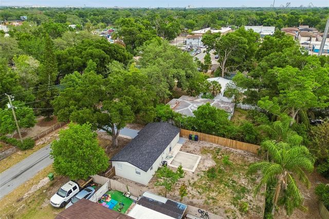 803 S CASTLE COURT, Tampa, FL 33612