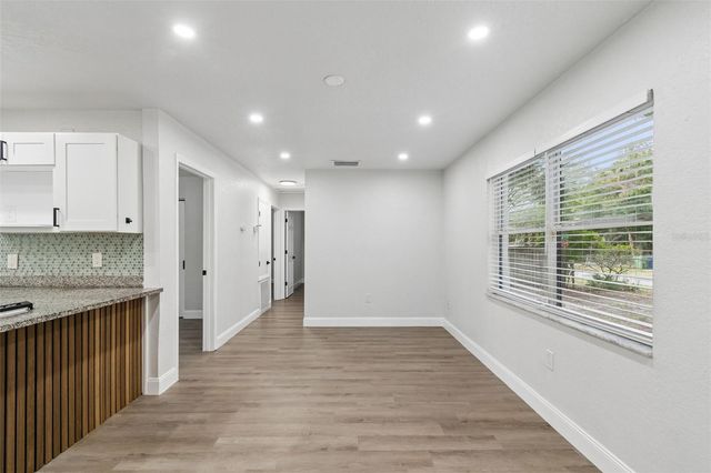 803 S CASTLE COURT, Tampa, FL 33612