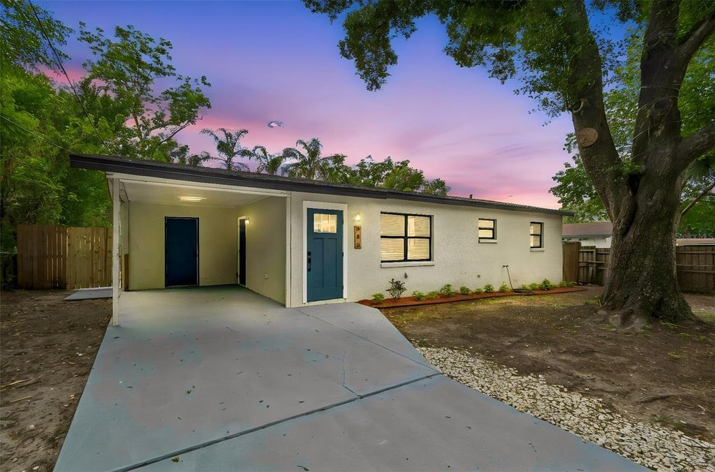 803 S CASTLE COURT, Tampa, FL 33612