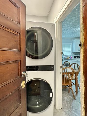 84 Lonsdale St 1, Boston, MA 02124
