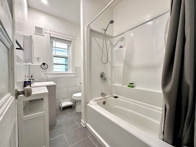 84 Lonsdale St 1, Boston, MA 02124