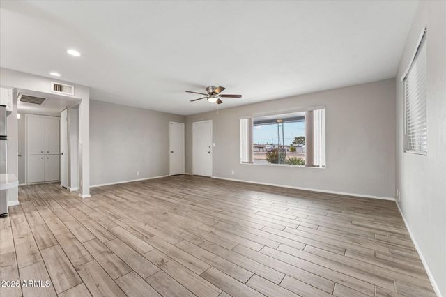 5422 E UNIVERSITY Drive, Mesa, AZ 85205