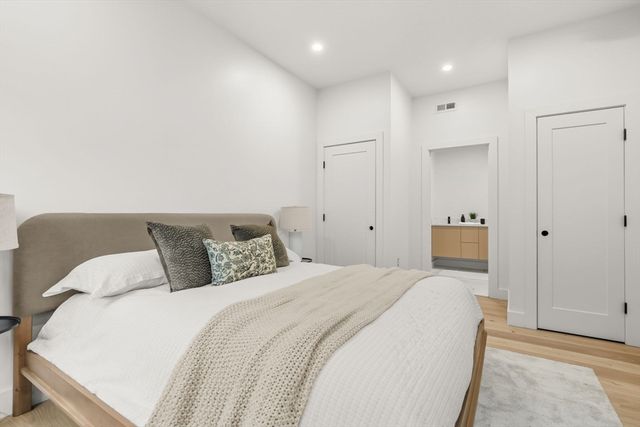 47 Condor 203A, Boston, MA 02128