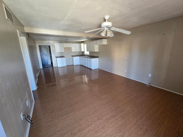 1104 Galveston, Plainview, TX 79072