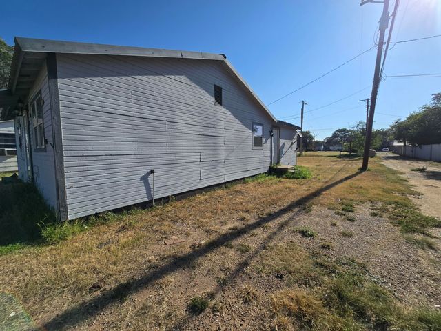 1104 Galveston, Plainview, TX 79072