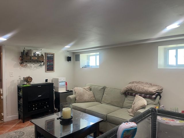 33 Bancroft St 33, Watertown, ME 04272
