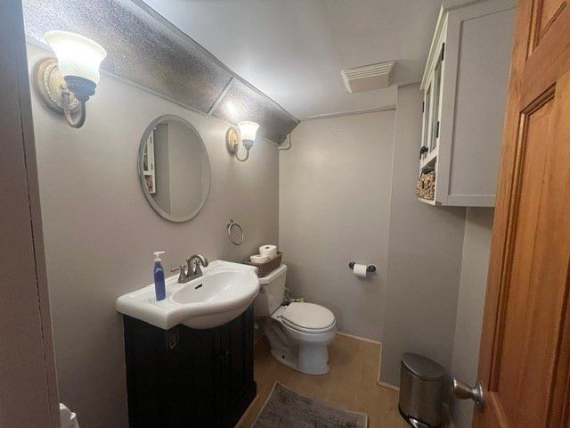 33 Bancroft St 33, Watertown, ME 04272
