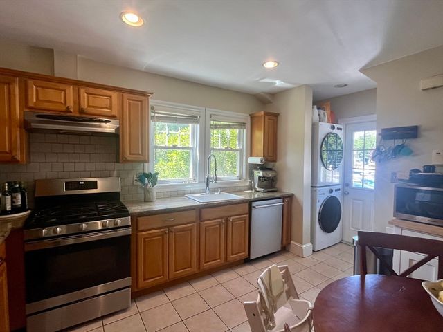 33 Bancroft St 33, Watertown, ME 04272