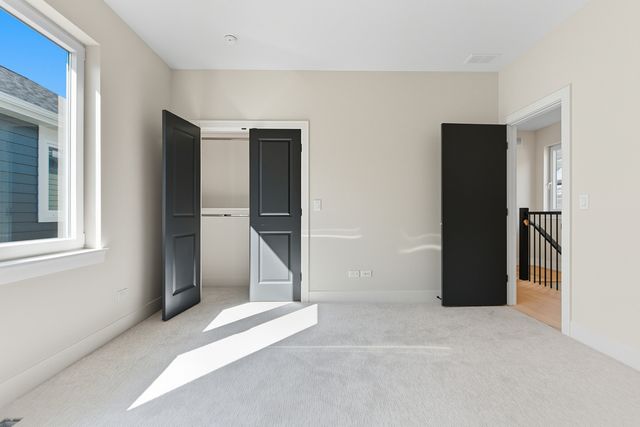 5254 W Newport Avenue, Chicago, IL 60641