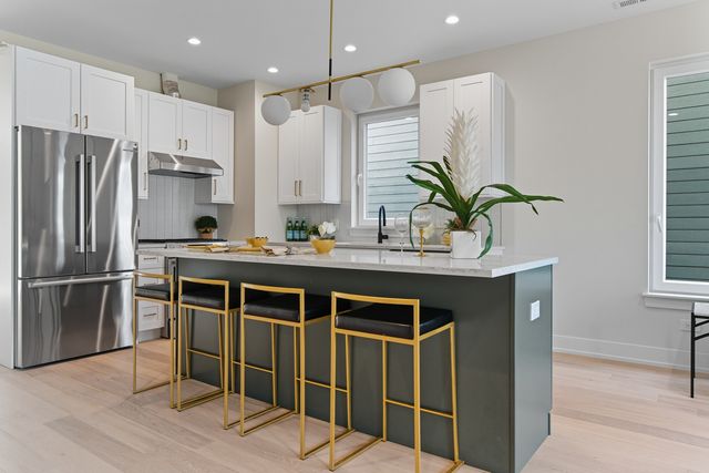 5254 W Newport Avenue, Chicago, IL 60641