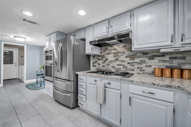 16222 Green Shade Drive, Houston, TX 77090