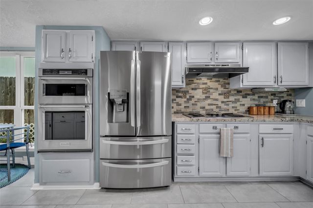 16222 Green Shade Drive, Houston, TX 77090