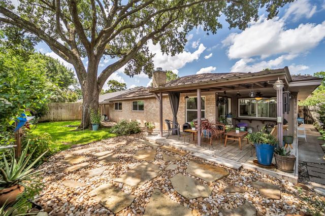 16222 Green Shade Drive, Houston, TX 77090
