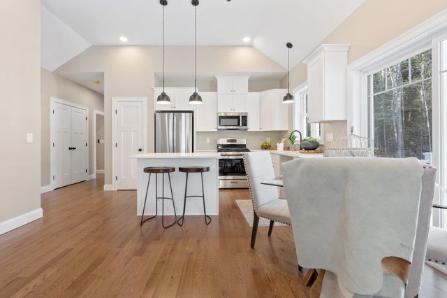 1 Renee Drive, Amherst, NH 03031