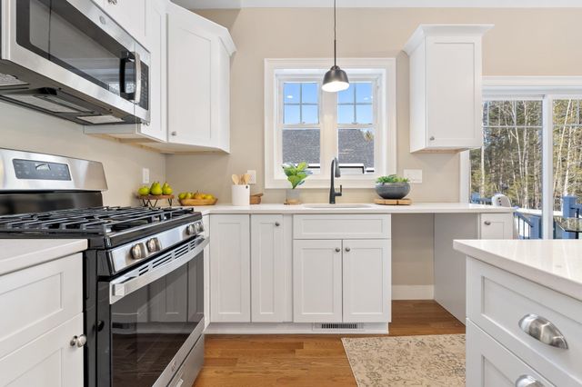 1 Renee Drive, Amherst, NH 03031