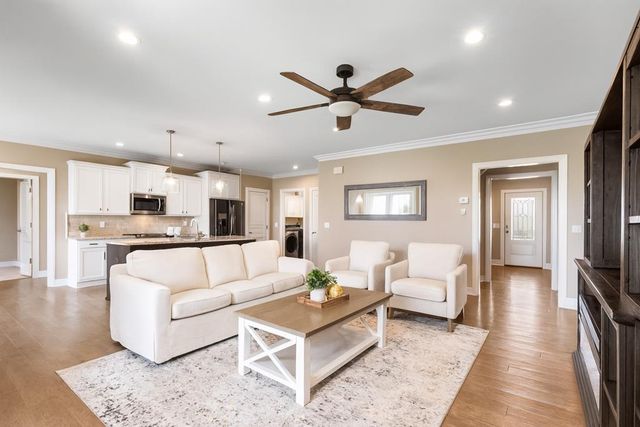 104 Sherinton Pl., Hopkinsville, KY 42240