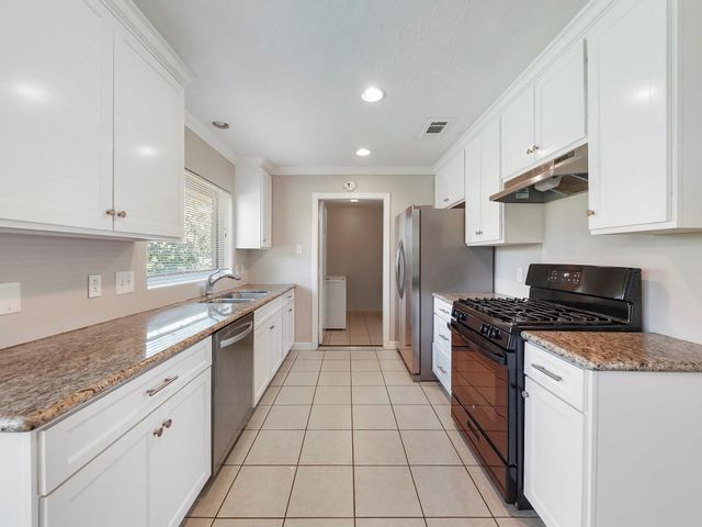 1115 W 31st Street, Houston, TX 77018