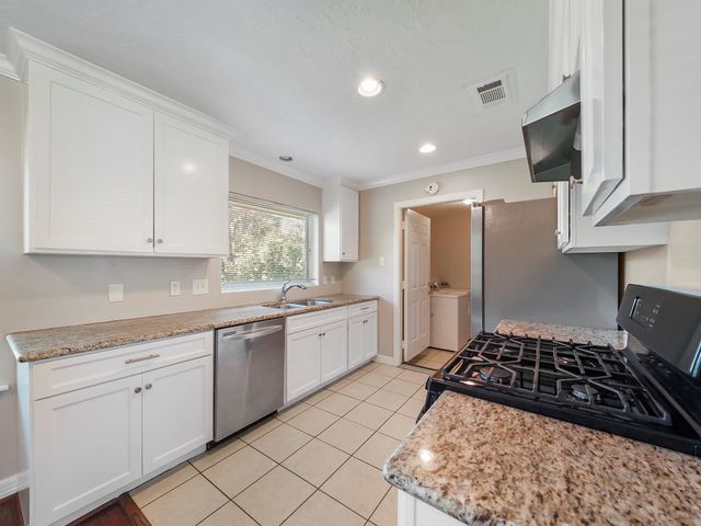 1115 W 31st Street, Houston, TX 77018