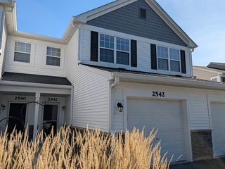 2542 Golf Ridge Circle 2542, Naperville, IL 60563