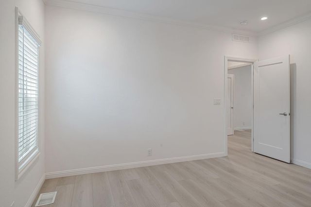 238 Chateau La Salle Drive 238, San Jose, CA 95111