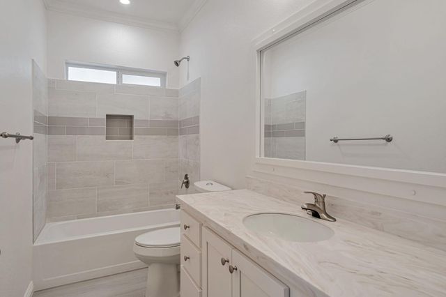 238 Chateau La Salle Drive 238, San Jose, CA 95111