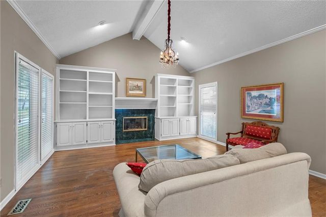 12710 Cambridge Lane, Leawood, KS 66209