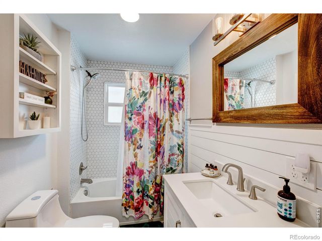 525 W 9th Street, Loveland, CO 80537