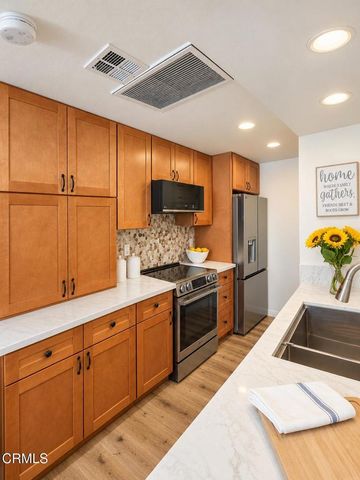 1102 W Calle Del Sol 3, Azusa, CA 91702