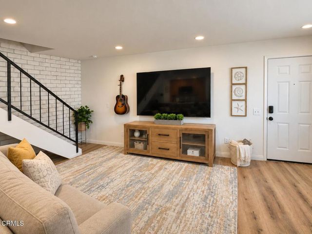 1102 W Calle Del Sol 3, Azusa, CA 91702