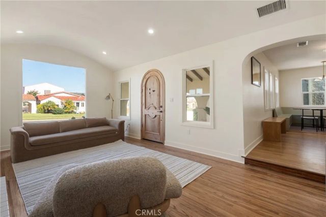 2014 W 84th Street, Los Angeles, CA 90047