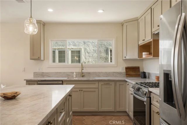 2014 W 84th Street, Los Angeles, CA 90047