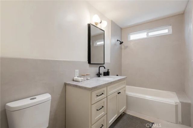 2014 W 84th Street, Los Angeles, CA 90047