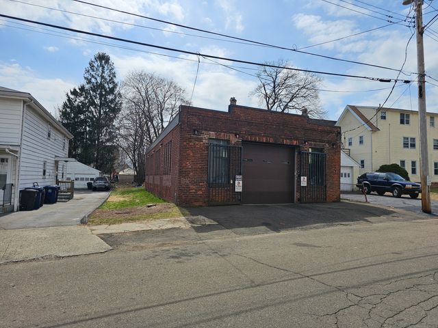 468 Blohm Street, West Haven, CT 06516