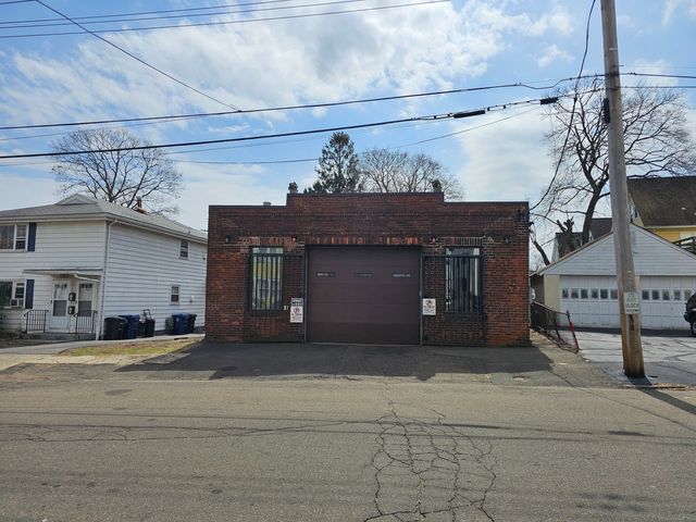 468 Blohm Street, West Haven, CT 06516