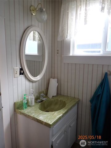 214 W 1st Street, Aberdeen, WA 98520