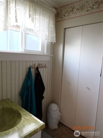 214 W 1st Street, Aberdeen, WA 98520